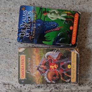 😸Tamora Pierce BOOKS